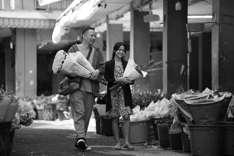 Jatuh Cinta Seperti di Film-Film" (JESEDEF)