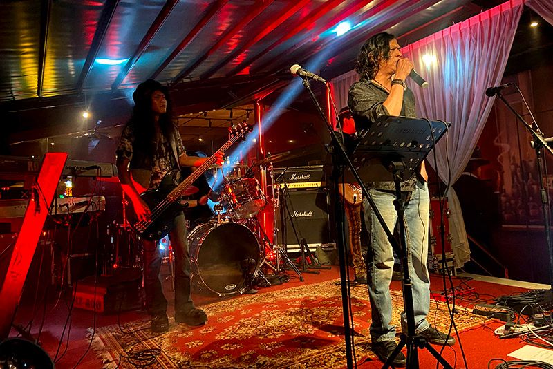 Totalitas Rockafella's & RockJam Dalam Tribute The Doors and Led Zeppelin