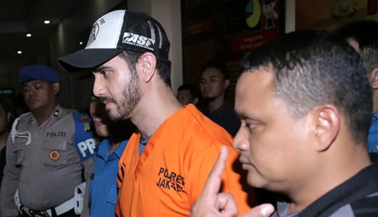 Aktor Sinetron Fachri Albar Ditangkap Polisi