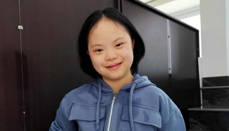 Janice Felicia, anak down syndrome berusia 15 tahun garap mini album lagu perdana. (Dok. Istimewa)