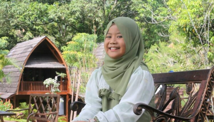 Nashiha Syahla, Penyanyi lagu religi Ramadhan terbaru 2026, Surat Kecil Untuk Nabi. (Dok. Istimewa)