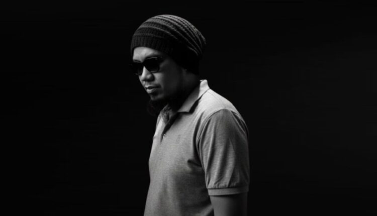 Bambang Taidi refleksikan cinta dan spiritualitas dalam balutan pop retro lewat rilis album lagu Pujaanku. (Dok. Istimewa)